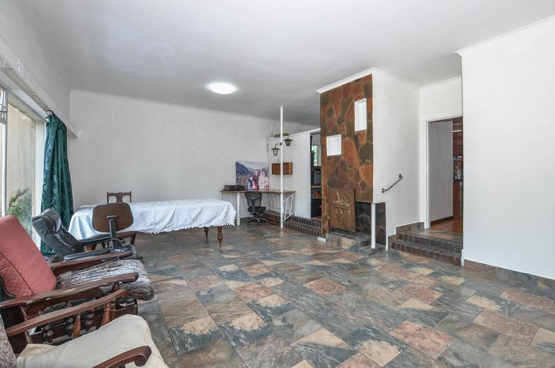 6 Bedroom Property for Sale in Parow North Western Cape